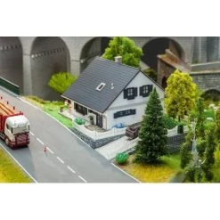 Faller H0 Saniertes Einfamilienhaus -bag shop h0 saniertes einfamilienhaus 2